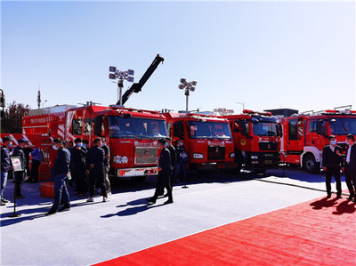 占據(jù)消防展半壁江山,中國重汽用實(shí)力詮釋高端重卡